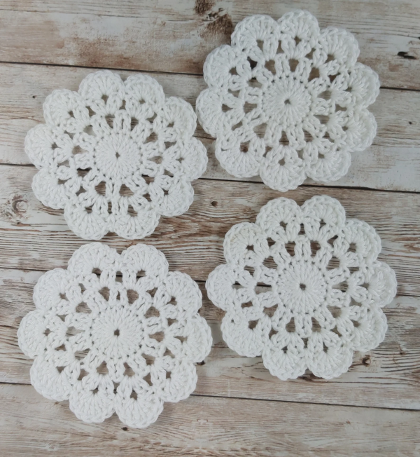 RITIKA Woolen Crochet White Small Handmade Table Mat Tea Coaster Dollies (Pack of 6)