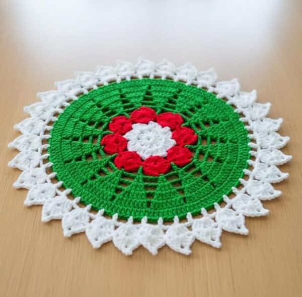RITIKA Woolen Crochet Handmade White Red Green Christmas Table Mat Round 12.5 inch